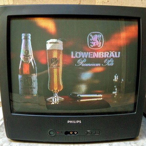 Philips 21PT 1354/01 21-inch TV, ideal for 1990s video games