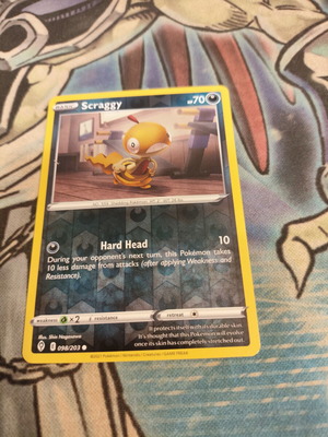 Scraggy Pokemon Card Reverse Holo like new, Evolving Skies