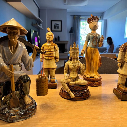 Ceramic Asian figurines like new