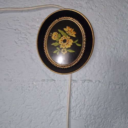 Retro framed textile art like new