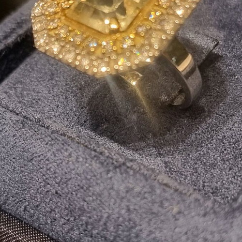 18K white gold ring with natural yellow sapphire and brilliant new