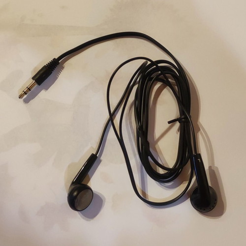 Headphones for mobile phone or mb4 new wired