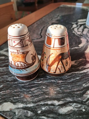 Vintage Roditiko salt and pepper shaker like new, hand-painted