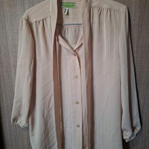 Beige women's shirt xlarge like new
