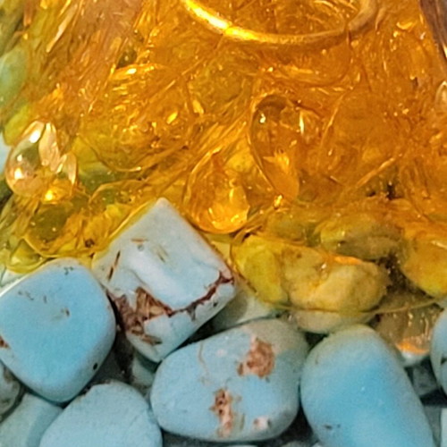 Orgonite Pyramid Turquoise new with quartz resin