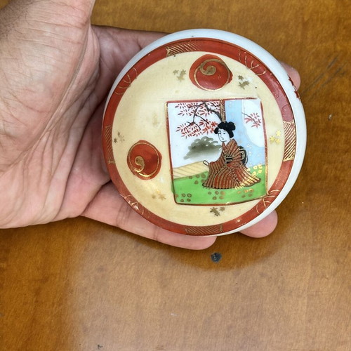 Vintage Japanese Porcelain Box with Geisha Lid used, 8.5 cm