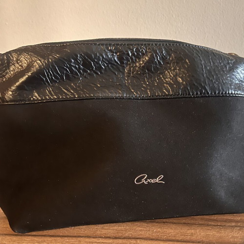 Axel suede handbag like new, black, without strap