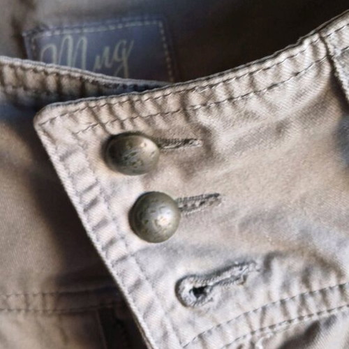 Abercrombie & Fitch high-waisted bermuda shorts like new, beige, size M