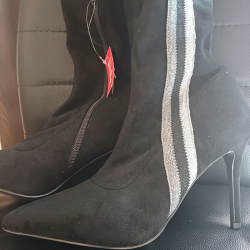 Vera Blum over the knee boots new, size 40, black with stripe