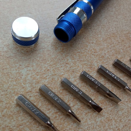 Multi screwdriver new with 8 bits