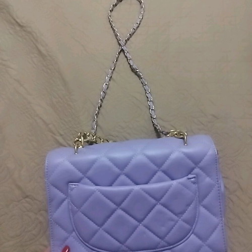 Lilac shoulder bag new with double chain and quilted design