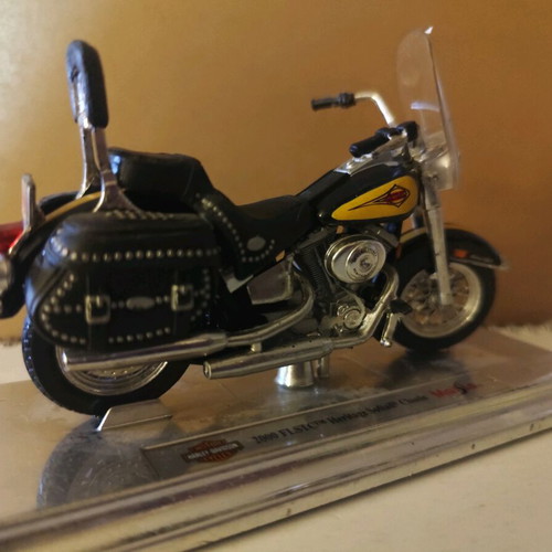 Harley-Davidson 2000 FLSTC Heritage Softail Classic used collectible model