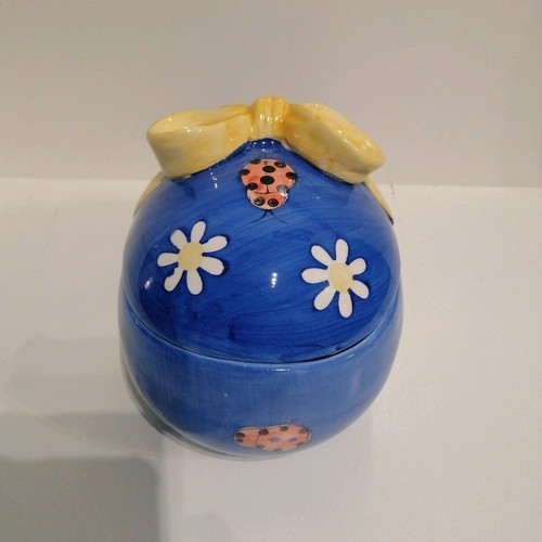 Vintage ceramic egg like new with lid and decorative details