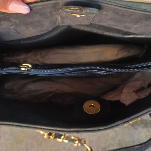 Women's shoulder bag with quilted velvet texture blue like new