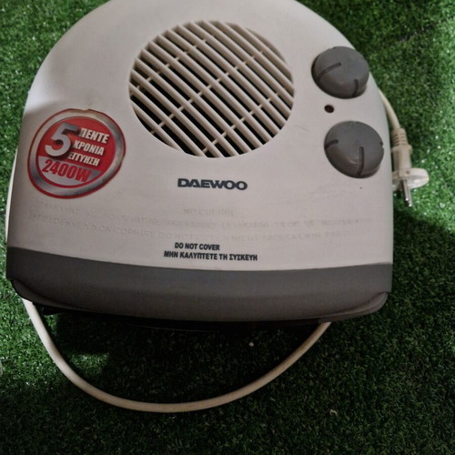 Daewoo fan heater like new with 1200W and 2400W settings