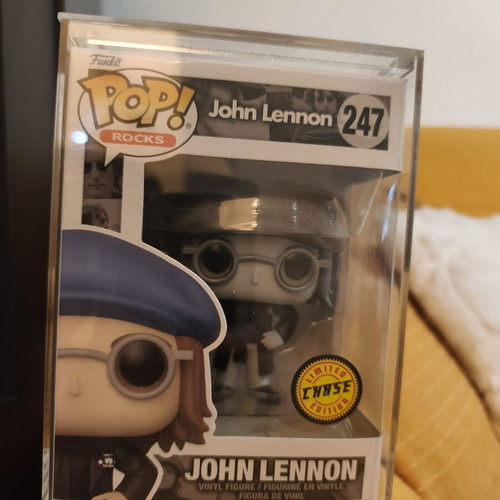 Funko Pop Chase John Lennon vinyl figure