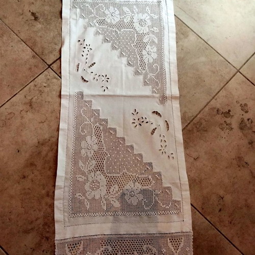Handmade table runner with knitted corners and cutwork on frame, size 150x50