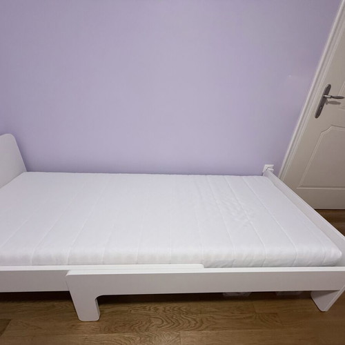 IKEA Slakt Extendable Bed with Asvang Foam Mattress like new