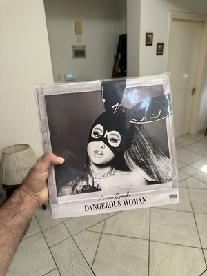 Ariana Grande Dangerous Woman vinyl album