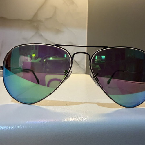Aviator sunglasses like new with black frame and blue-purple mirror lenses