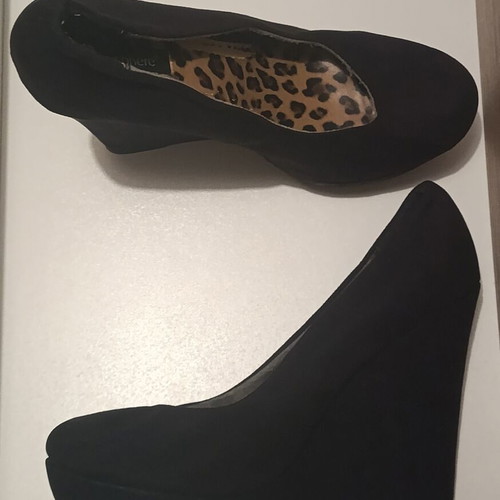Felishimo Italy black pumps size 40 like new