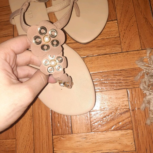 Sandals tan with flowers and pearls size 36 like new