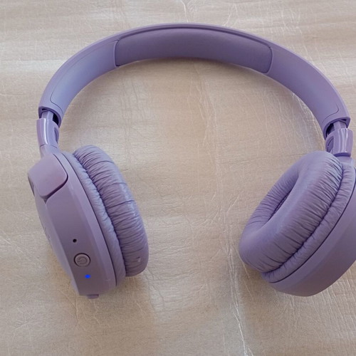 JBL Tune 520BT wireless on-ear headphones like new, purple
