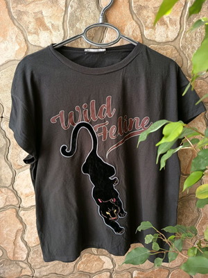 Mango t-shirt like new, black and brown, size L