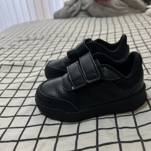 Adidas baby shoes size 22 like new