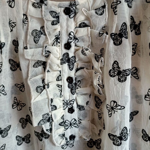 Vintage chic blouse with butterflies and ruffles size M like new