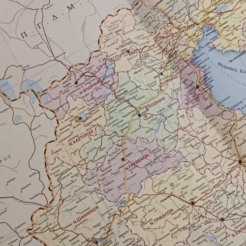 Geopolitical map new with dictionary and pen refills