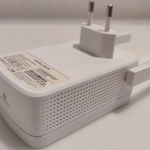 Mercusys MW300RE v4 WiFi Extender used 2.4G 300Mbps