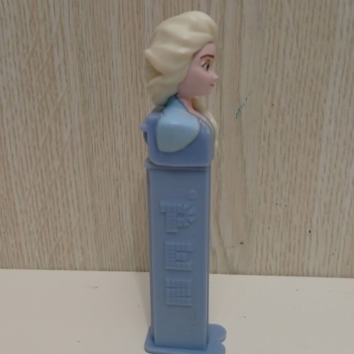 PEZ Walt Disney Frozen Princess Elsa candy dispenser