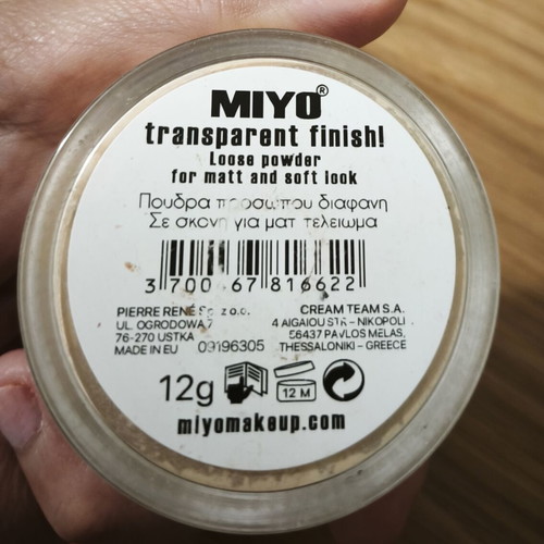 Miyo transparent loose powder used for oily skin