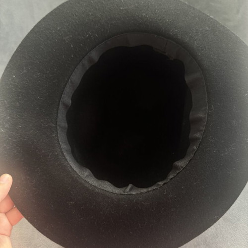 Fedora style hat like new, black, timeless design