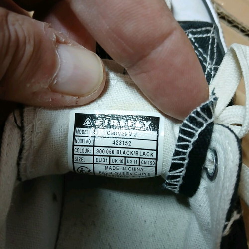 Firefly kids sneakers size 31 like new, black
