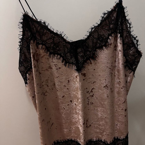 Bershka top with lace and velvet insert like new, size M
