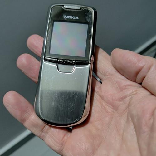 Nokia 8800 used with 2 extra batteries and charger