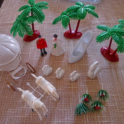 Vintage Kardasis Cake Decoration Set with Cinderella Carriage, Palms, and Mushrooms used