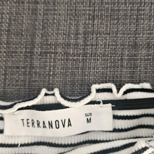 Crop top strapless like new, size M, black and white