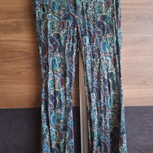 Zara women's pants with wide charleston cut and multicolor paisley print, like new