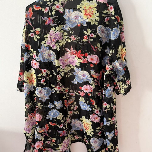 Oversized floral women sheer shirt like new, size 2 XL
