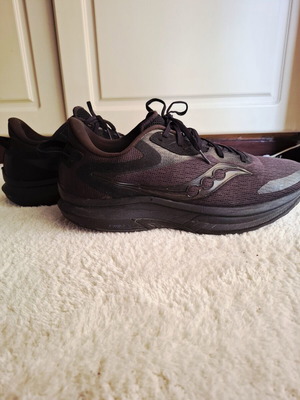 Saucony Axon running shoes size 50 used, black