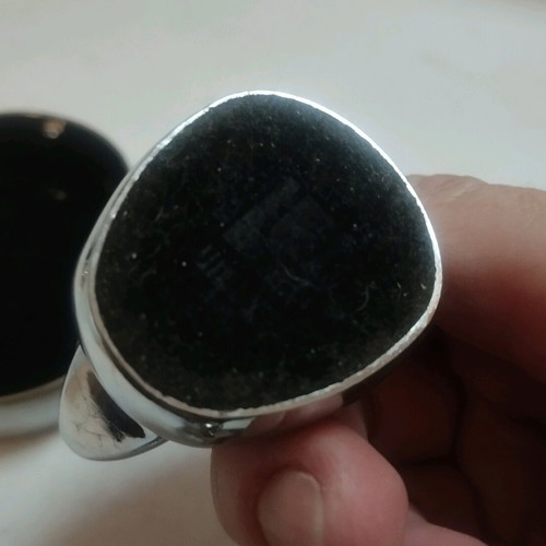 Umbra ring stands like new, small, gold and silver
