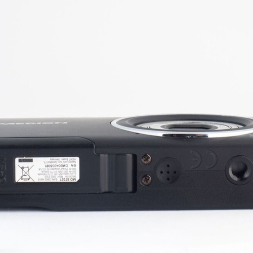 Medion MD 87257 digital camera used with USB charging cable