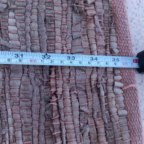 Leather rug brown color like new 0.91×0.62