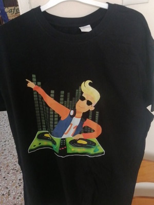 Unisex t-shirt new 2XL with colorful DJ design