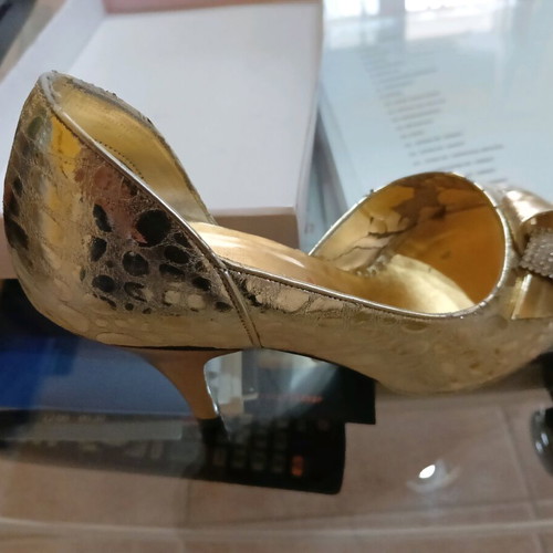 Simin women's sandals used, size 36, gold color