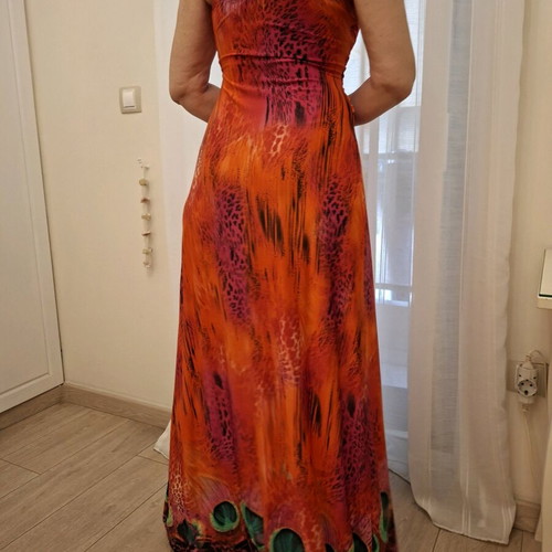 Paranoia formal dress medium orange like new, unworn