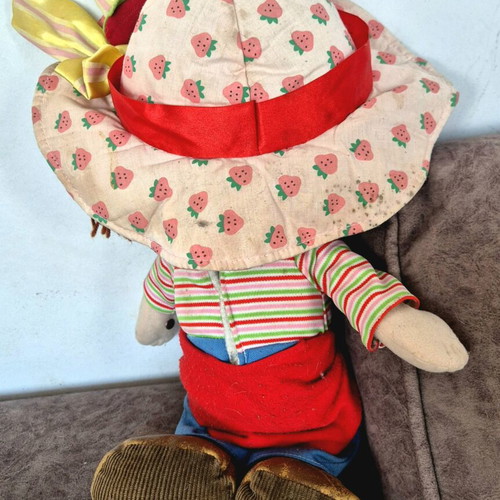 Strawberry Shortcake doll used, large size